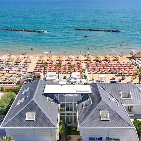Albergo Punta De L'Est Francavilla Al Mare Zewnętrze zdjęcie