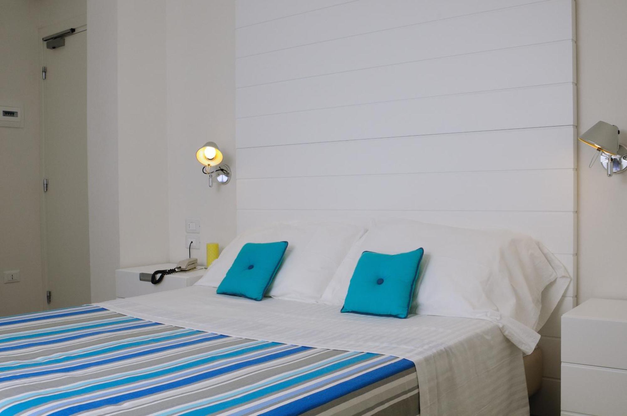 Albergo Punta De L'Est Francavilla Al Mare Zewnętrze zdjęcie