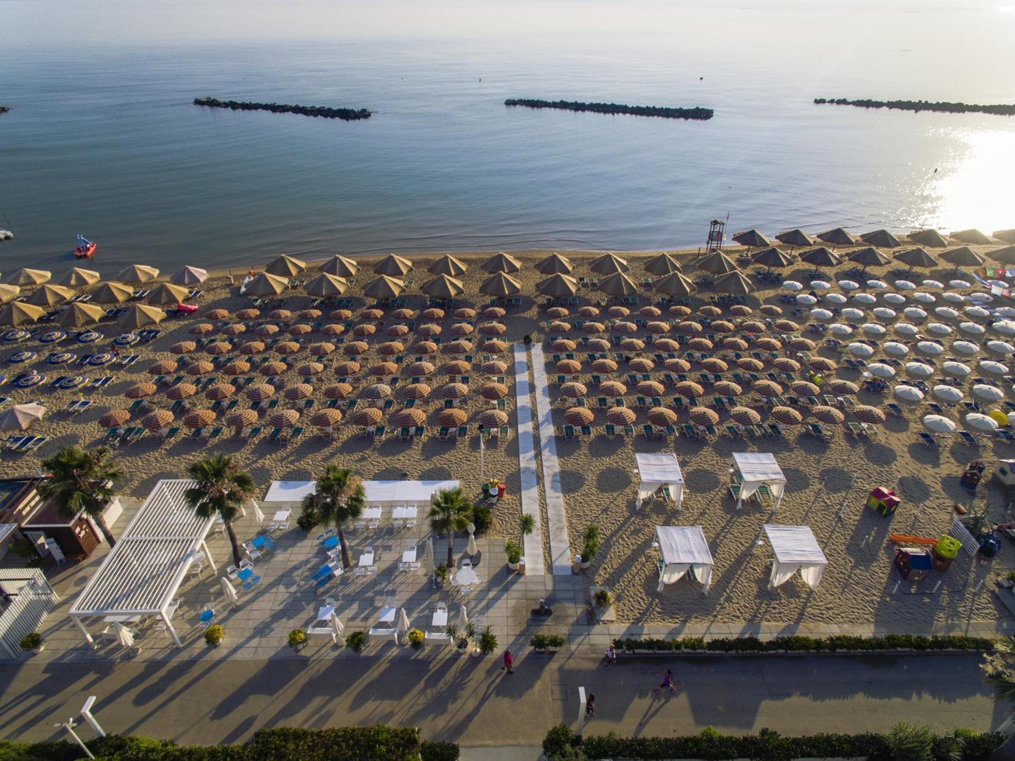 Albergo Punta De L'Est Francavilla Al Mare Zewnętrze zdjęcie