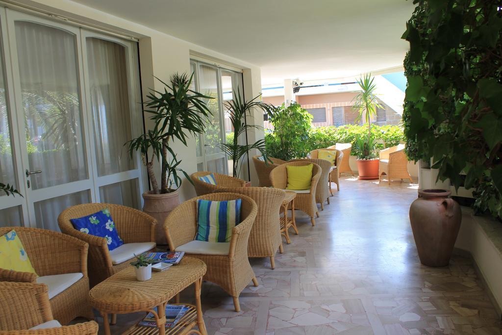 Albergo Punta De L'Est Francavilla Al Mare Zewnętrze zdjęcie